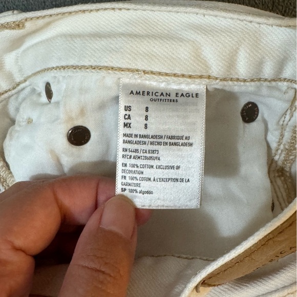 American Eagle Outfitters White Jean Shorts Distressed Casual
#1042 - Picture 7 of 9